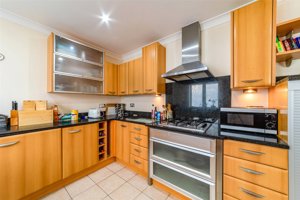 Cambridge, CB4 1GU picture 3