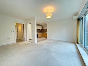 Cambridgeshire, CB4 1GF picture 3