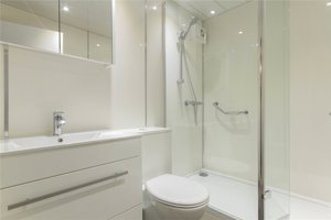 Cambridgeshire, CB4 1RT picture 6