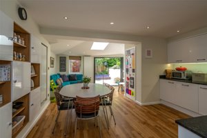 Cambridge, CB5 8DR picture 5