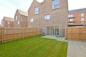 Cambridgeshire, CB5 8EZ picture 1