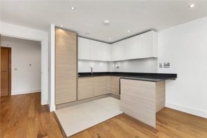 Cambridgeshire, CB5 8TH picture 4