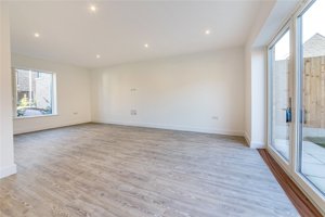 Cambridgeshire, CB5 8XP picture 4