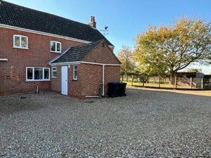 Newmarket, Cambridgeshire, CB8 9TX picture 5