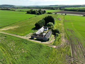South Tarbrax Farm Cottage and Steading, Finlarg picture 2