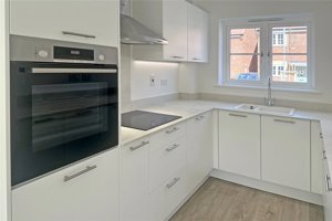 Suffolk, IP19 8TP picture 3