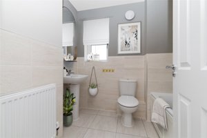 Suffolk, IP19 8TP picture 6