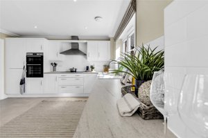 Suffolk, IP19 8TP picture 3