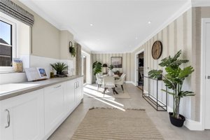 Suffolk, IP19 8TP picture 2