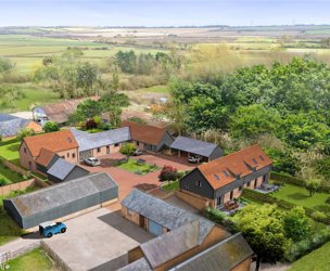 Nearton End, Swanbourne picture 1