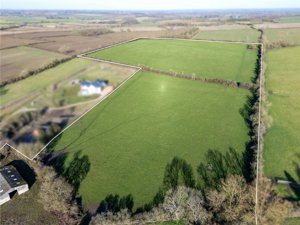 Buckingham, Buckinghamshire, MK18 2DH picture 1