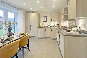 Holt, NR25 6EW picture 3