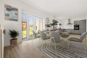 Holt, NR25 6EW picture 4