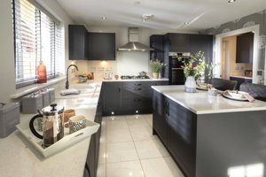 Holt, NR25 6EW picture 2