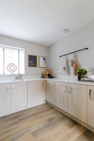 Holt, NR25 6EW picture 4