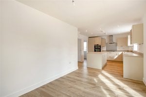 Holt, NR25 6EW picture 4