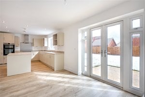 Holt, NR25 6EW picture 2