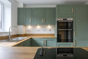 Holt, NR25 6EW picture 2