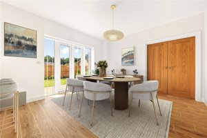 Holt, NR25 6EW picture 3