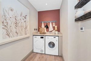 Suffolk, NR34 9YU picture 6