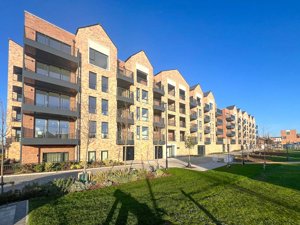 Oxford, OX2 8GP picture 1