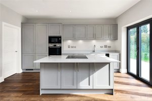 Royston, Cambridgeshire, SG8 0BQ picture 2