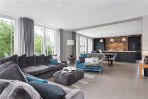 Royston, SG8 6NX picture 3