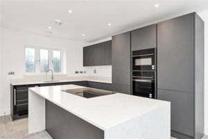 Royston, SG8 8PN picture 3