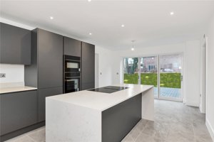 Royston, SG8 8PN picture 4