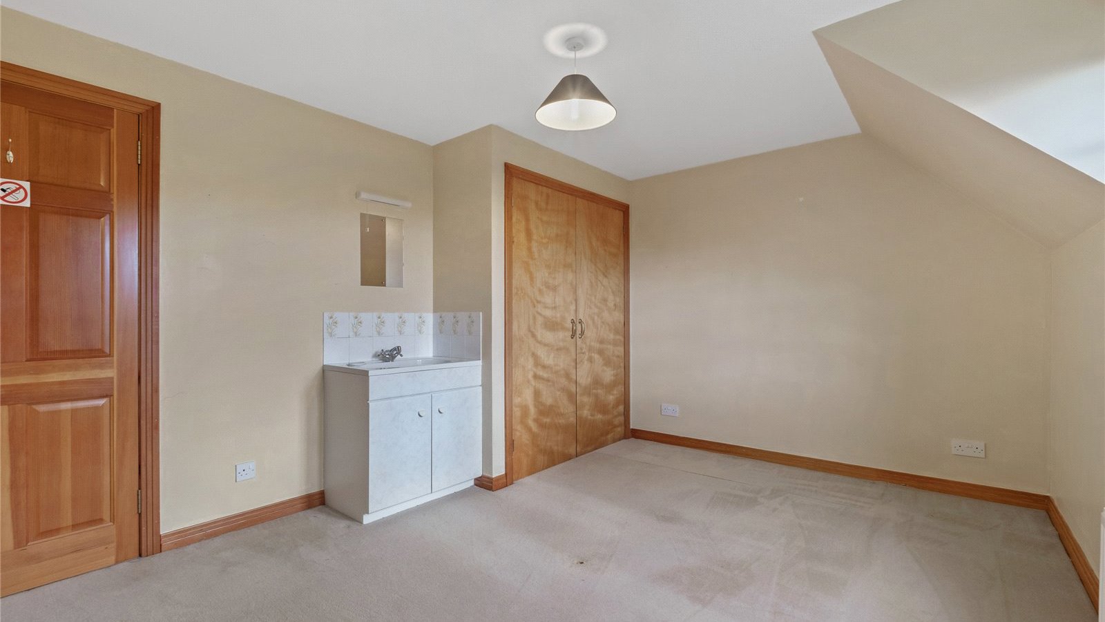 Bedroom 12.jpg