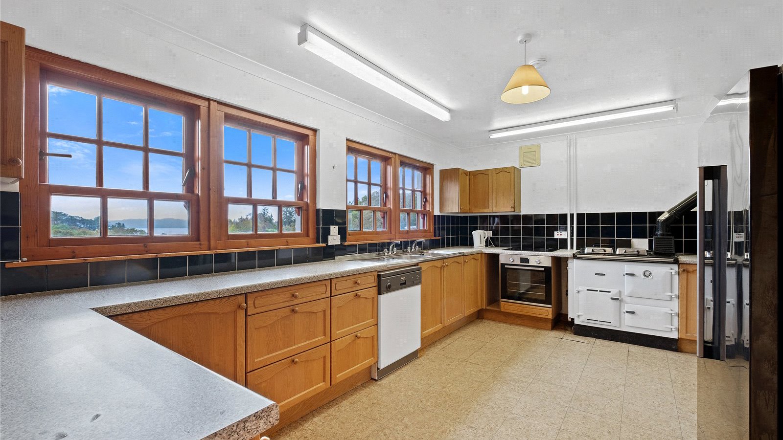 Kitchen1.jpg