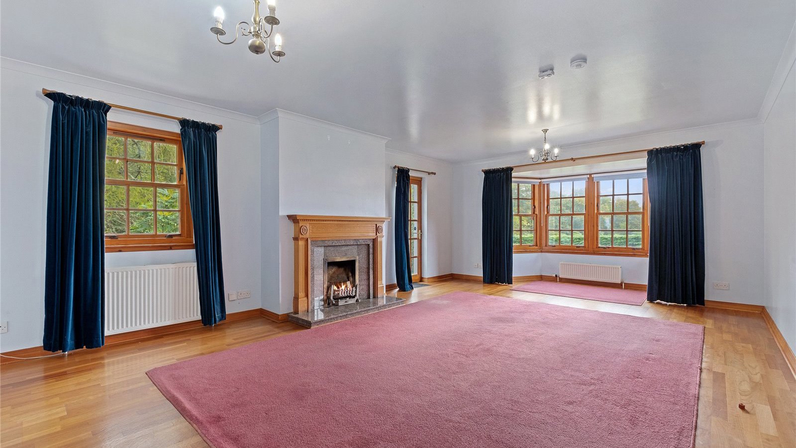 Living Room3.jpg